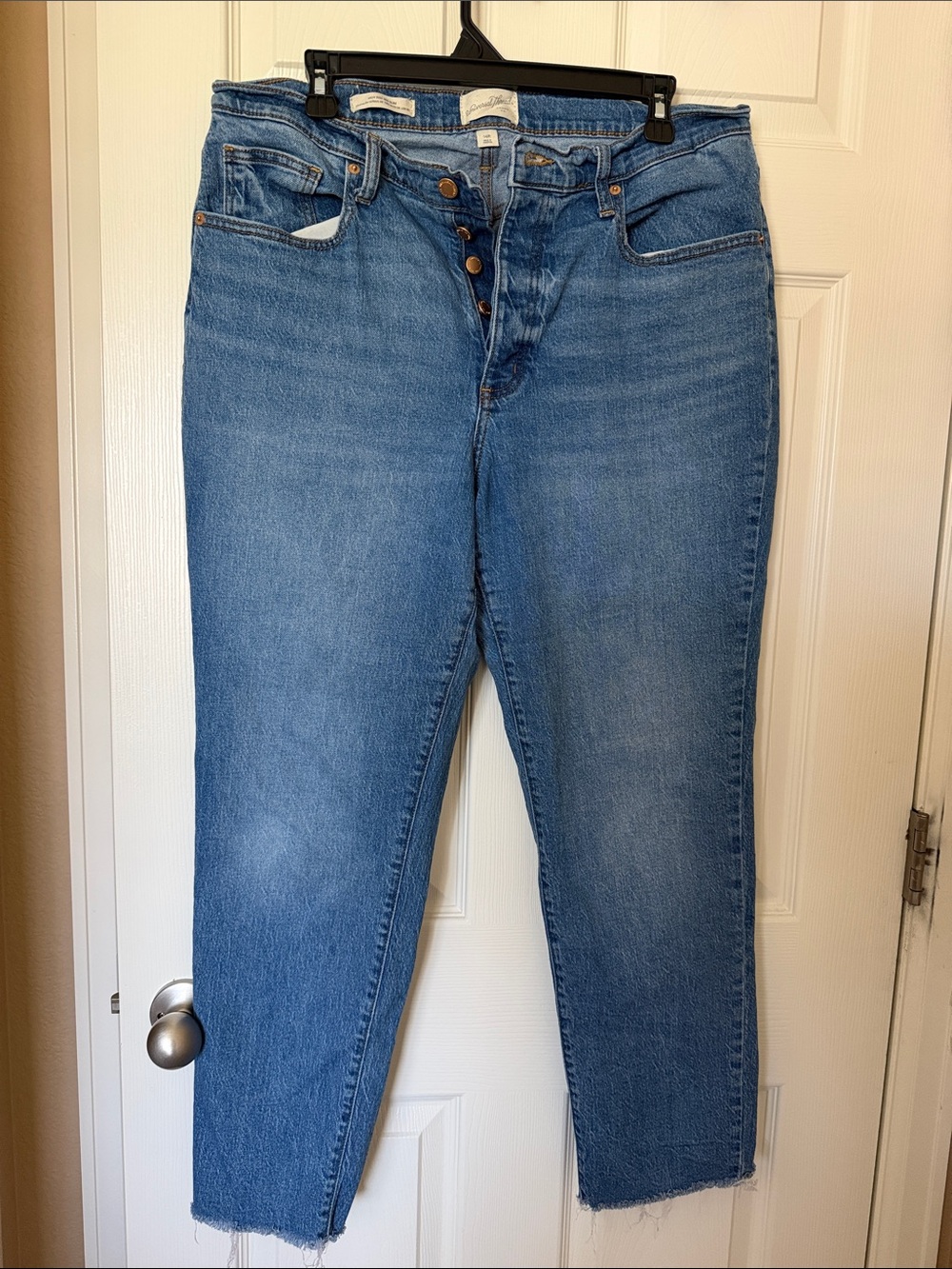Universal Thread High-Rise Ankle Jeans in Medium Blue — Women’s Cropped Fit